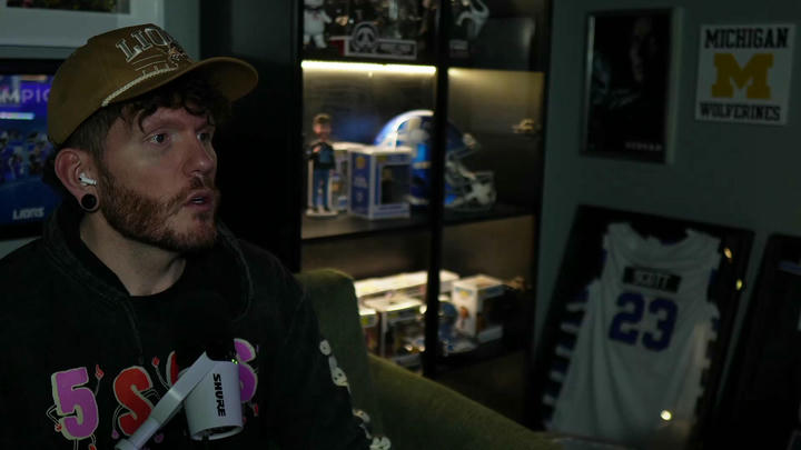 Travis Views - The Truman Show (1998)