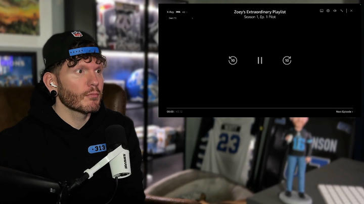 Travis Views - Zoey's Extraordinary Playlist (2020)
