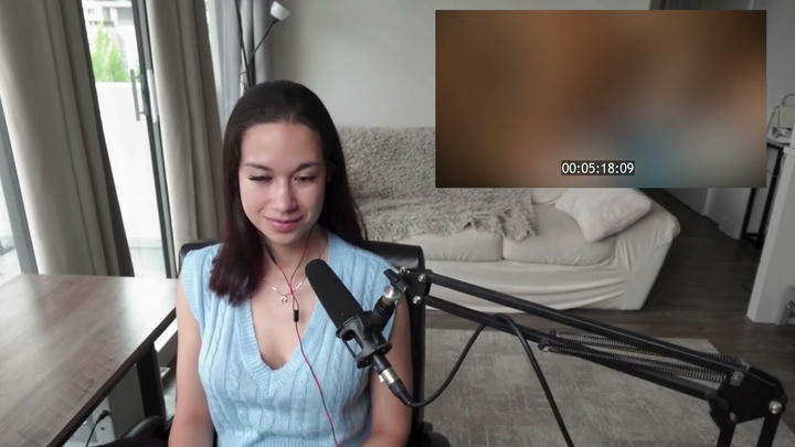 Dasha Reacts - Easy A (2010)