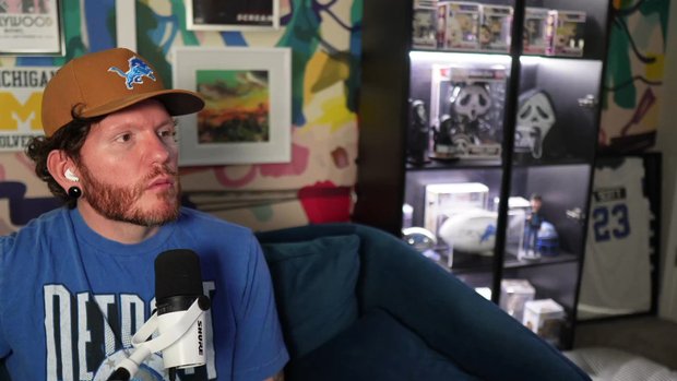 Travis Views - Black Widow (2021)