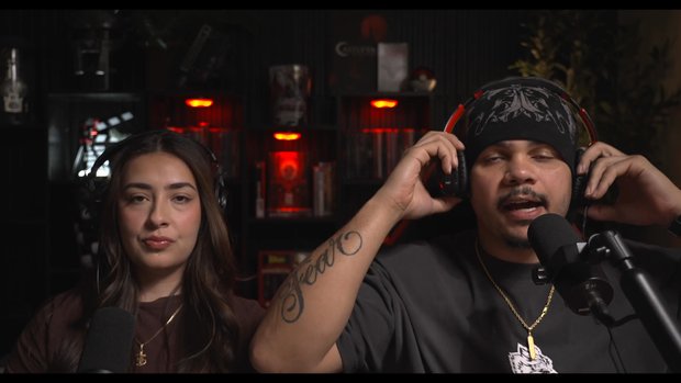 NOW WE ARE IN BOOTCAMP! ATTACK ON TITAN S1 EP 3 !