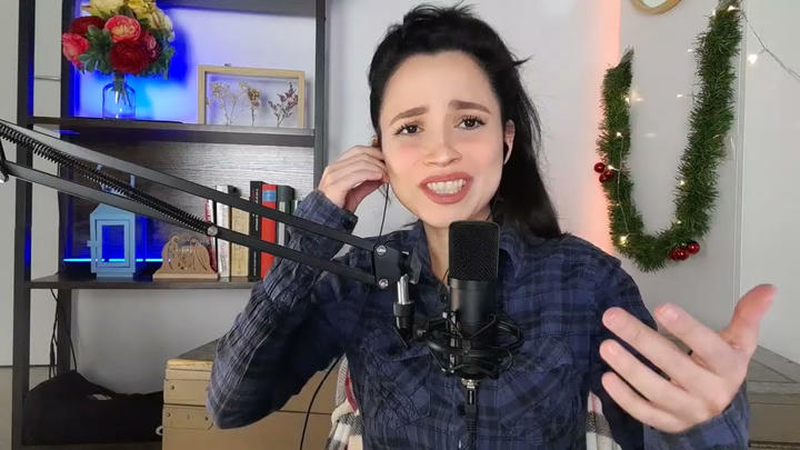 Amanda Miquilena - The World's End (2013)