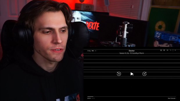 Dexter 8x10 Full Reaction!