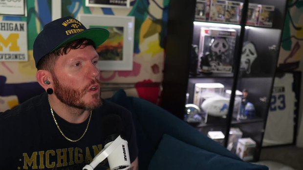 Travis Views - Bumblebee (2018)