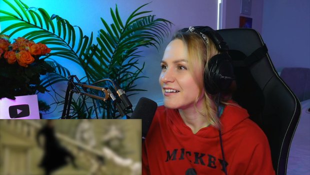 Emma Reactions - The Matrix Resurrections (2021)