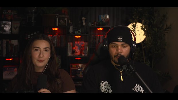 WHO IS THIS FEMALE TITAN?? AOT EP 17