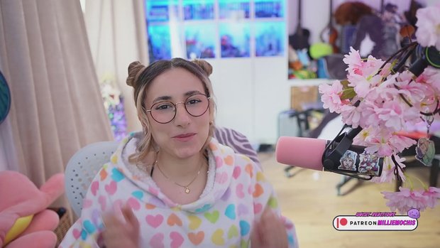 MillieMochisTV - Coyote Ugly (2000)