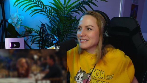 Emma Reactions - American Reunion (2012)