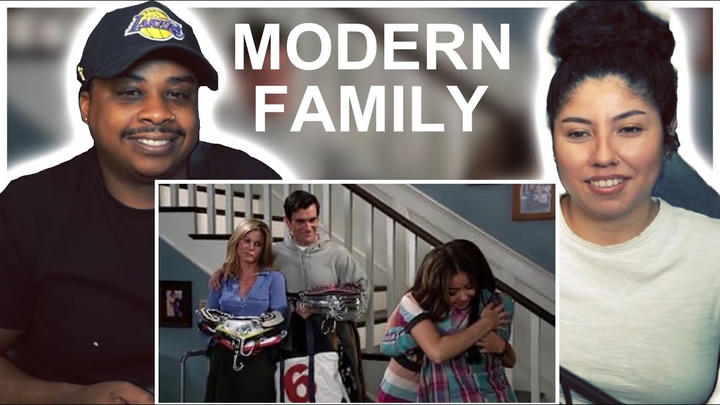 MODERN FAMILY S4 EPS 1-2 (HALEY IS OFF TO COLLEGE) FIRST TIME WATCHING