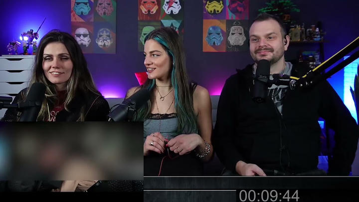 Hawkeye 1x4 Reaction