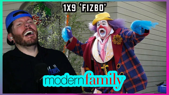 First time watching MODERN FAMILY Reaction 1x9 'Fizbo'