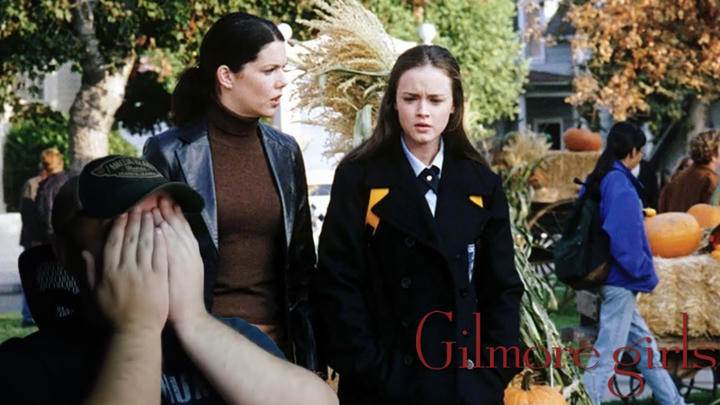 Gilmore Girls S1E7 'Kiss and Tell' REACTION