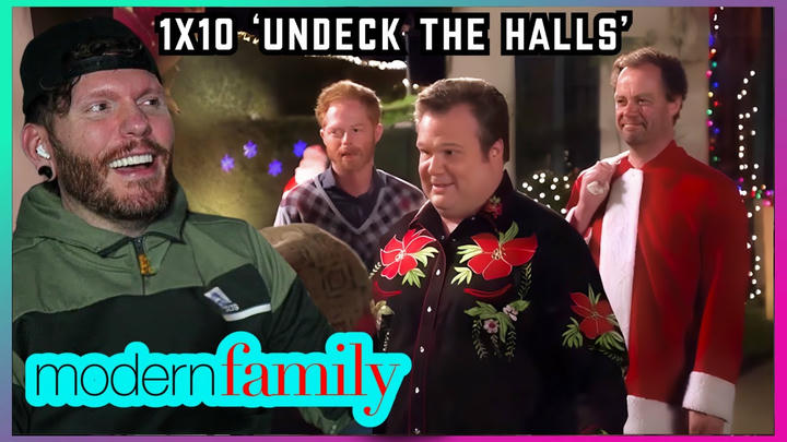 First time watching MODERN FAMILY Reaction 1x10 'Undeck the Halls'