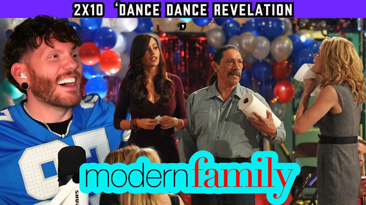 First time watching MODERN FAMILY Reaction 2x10 'Dance Dance Revelation'