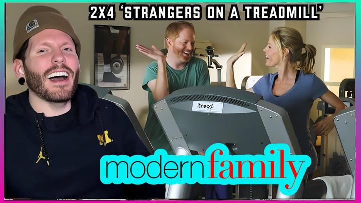 First time watching MODERN FAMILY Reaction 2x4 'Strangers on a Treadmill'